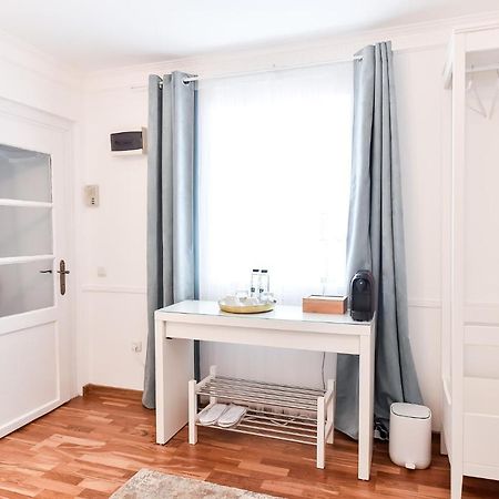 Five Rooms براشوف المظهر الخارجي الصورة
