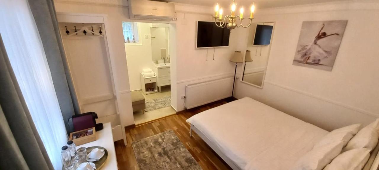Five Rooms براشوف المظهر الخارجي الصورة