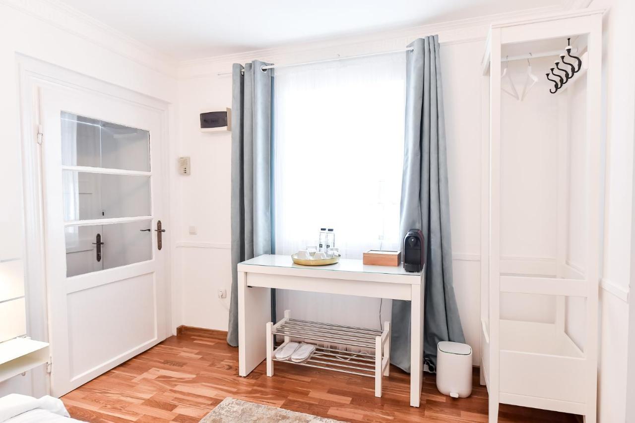 Five Rooms براشوف المظهر الخارجي الصورة